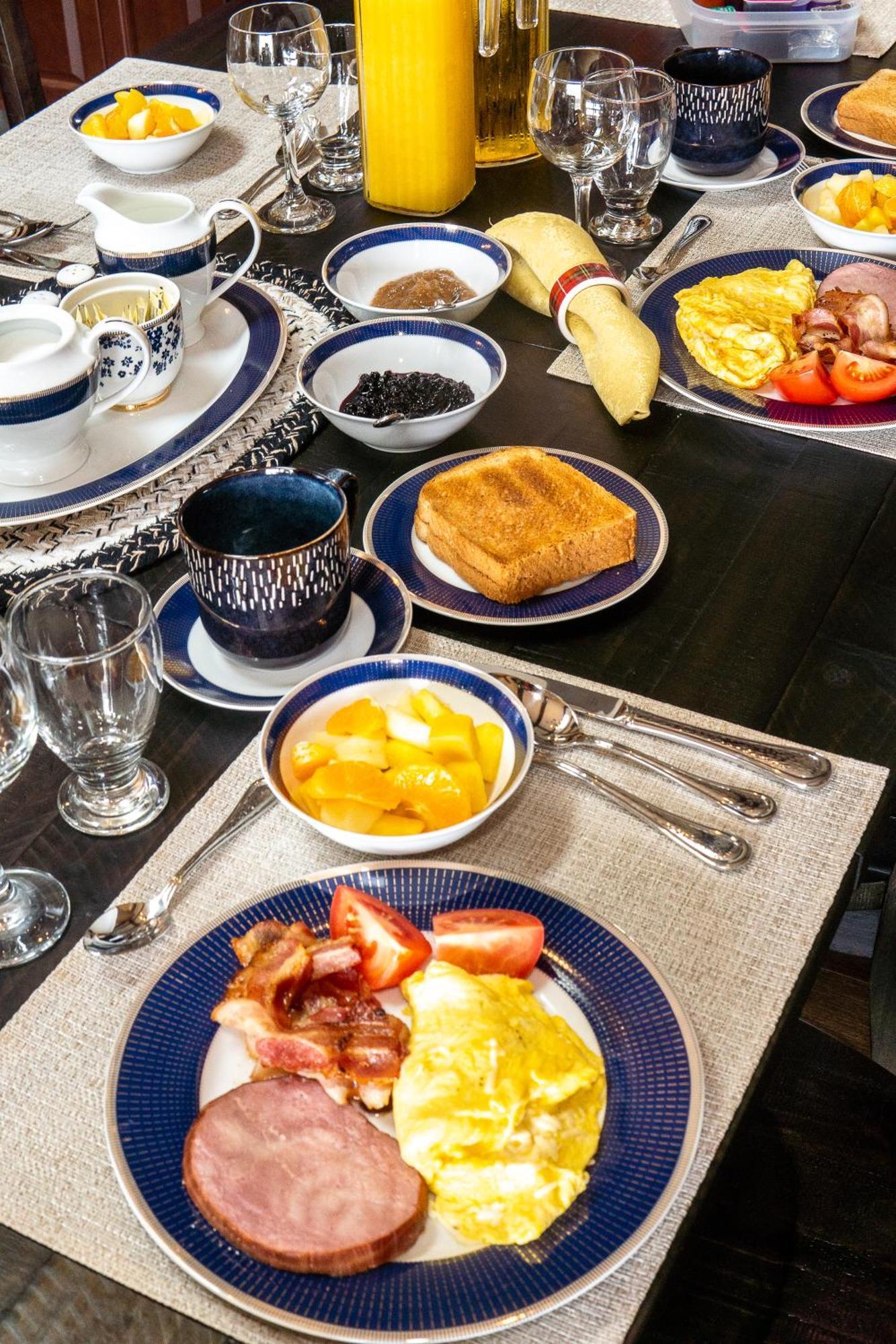 Back Home Bed And Breakfast Membertou Номер фото